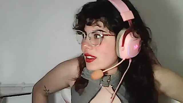 Owly_bloom - suck dildo