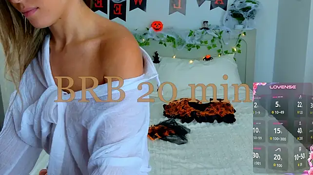 MilaReef - Pull your panties aside and pussy play