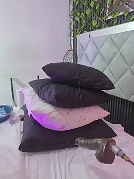 Sara_Chanel_ - Shake ass in your face🍑