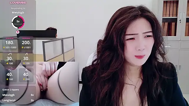 Yangyang-777 - 🎀上帝视角超级M腿无内内版大厅演出五分钟！
