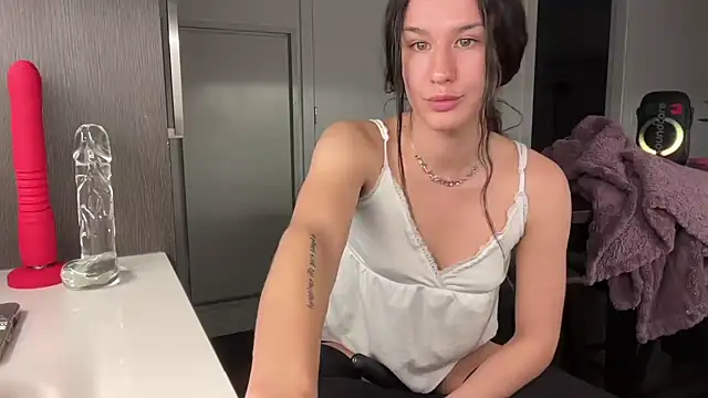 Fleshxfairy - TITS OUT + FINGER PUSSY!!!