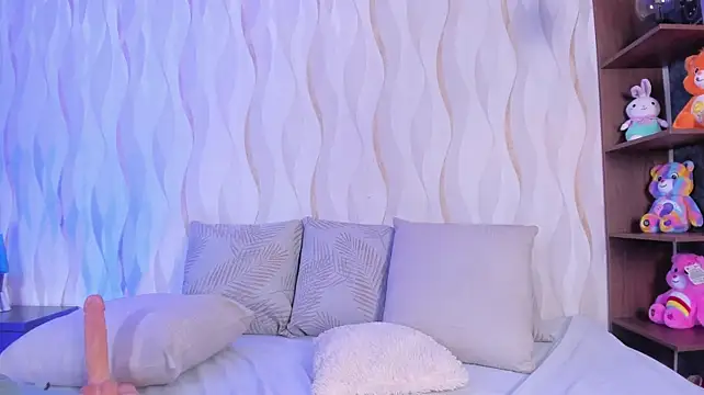 NiiaMoore - ride dildo