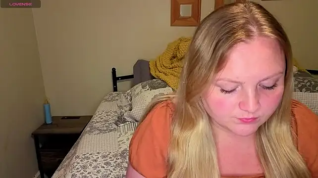 Phatassblonde - play with pussy in public