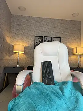 Lilyred_Gh - Zoom in on my anus + 2 fingers 🔥
