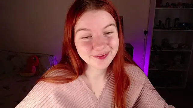 Strawberry_juli - topless show