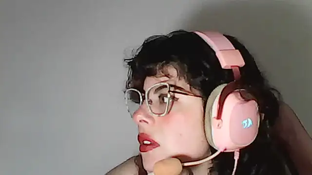 Owly_bloom - suck dildo