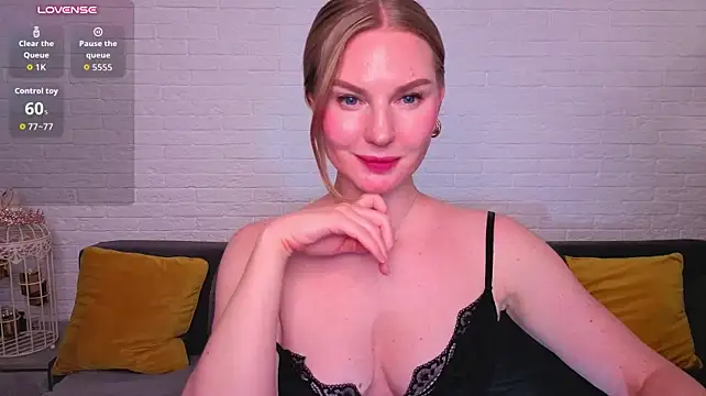 NicolesXO - teasing with naked hard nipples
