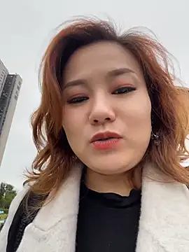 Elowen-520 - 马路边特写小穴3分钟