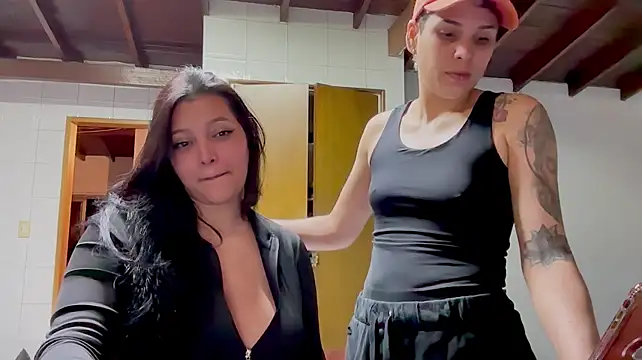 Marcella_and_laura - Lick pussy