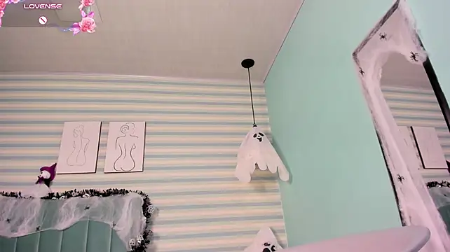 Goddess_kianna - Spit and play with my nipples