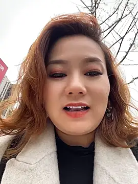 Elowen-520 - 马路边特写小穴3分钟