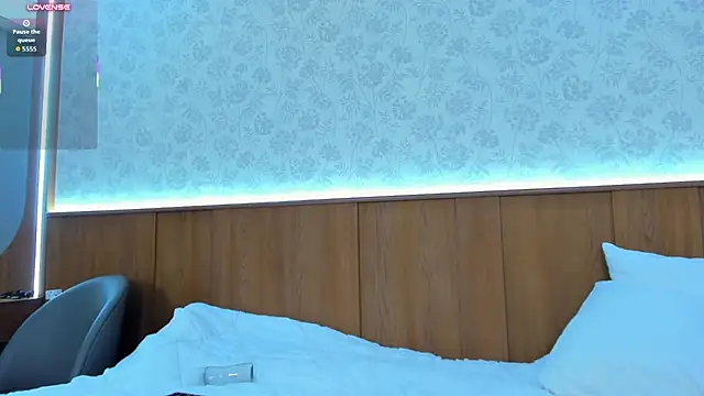 Liya__fire - Hot​ doggie​ pose