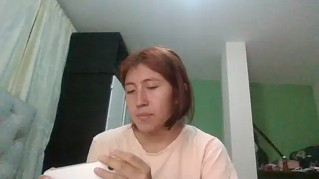 Sarah12333 - Pepino en la pussy