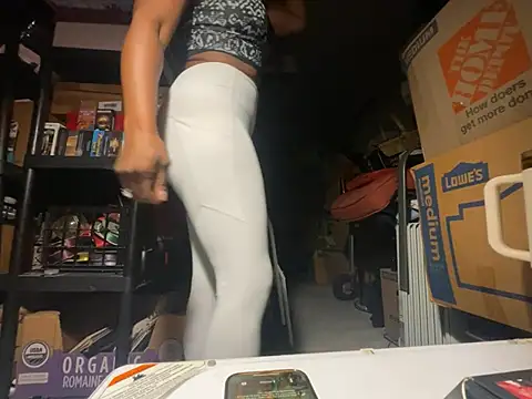 Wynterheat - Pussy Play | 2 tokens or more