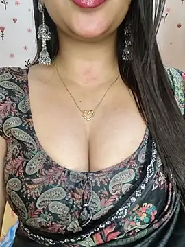 SO-CUTE-MERRY- - Full nude show