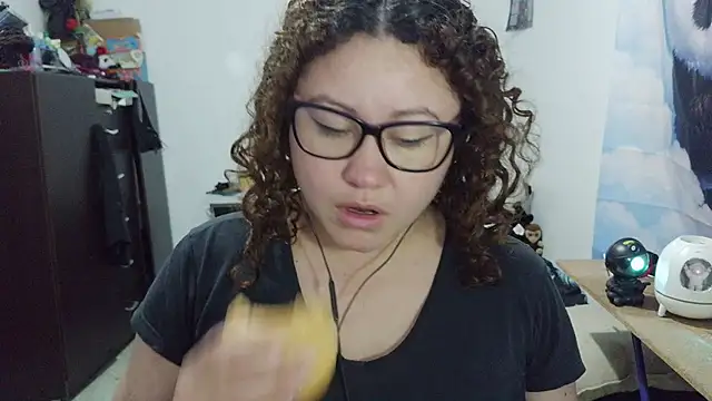 Curly_greeneyed - Get Naked!!!