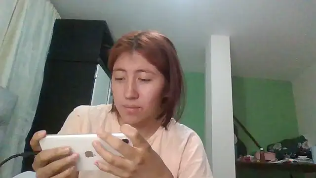 Sarah12333 - Pepino en la pussy