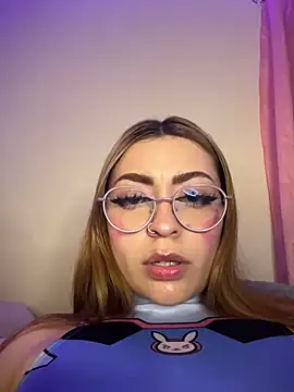 _aileenwood - Show ass spanking+twerk with oil