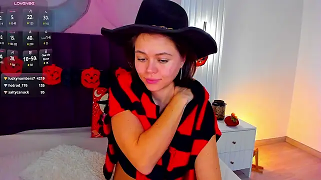 Kelly_Cuutie - cow girl pose + hip's seduction
