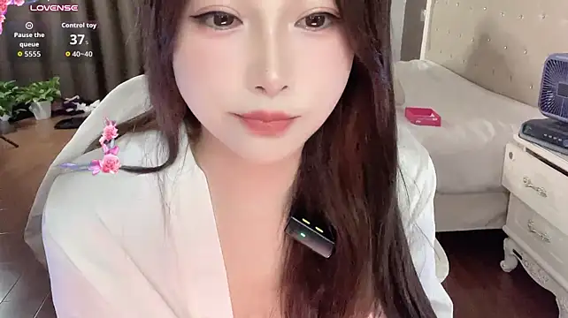 Blossom-666 - 脱掉性感的小外衫