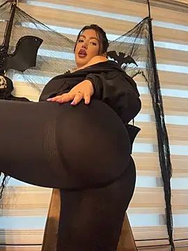 CleoLangley - 🔥 Curves on Full Display