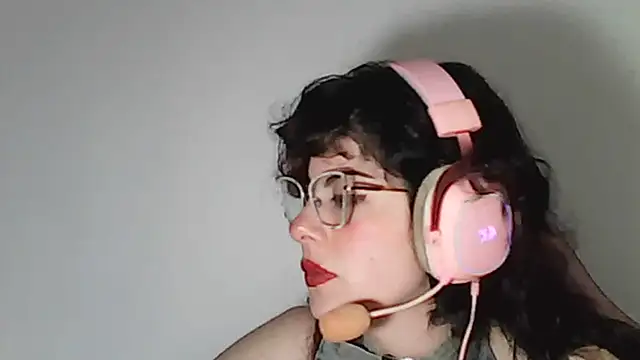 Owly_bloom - suck dildo