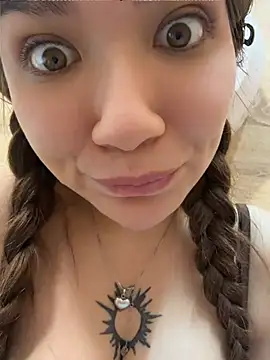 FlashTitsRoyal - SHAKE BARE TITS+MOAN