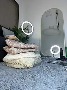 Isa__Blanc - RIDE DILDO ANAL IN SQUAT