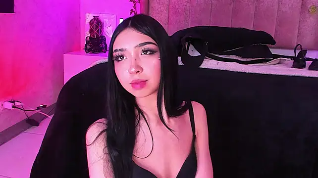 Vickmoon - oil in boobs and ass