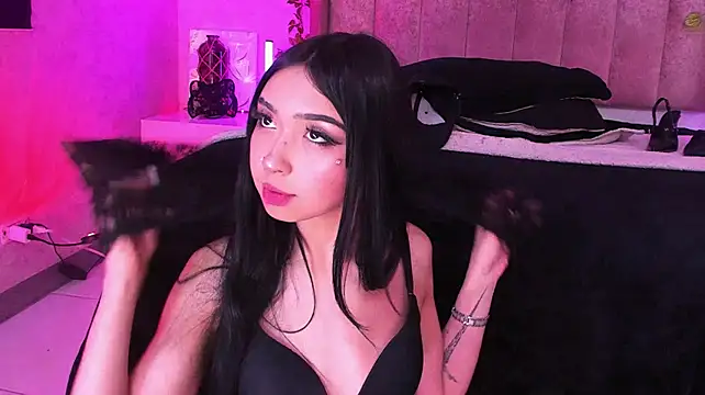Vickmoon - oil in boobs and ass