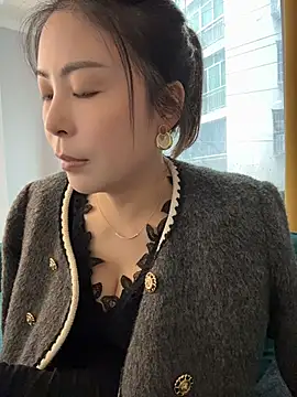 YaoYao8888 - 脱掉内裤直播3分钟