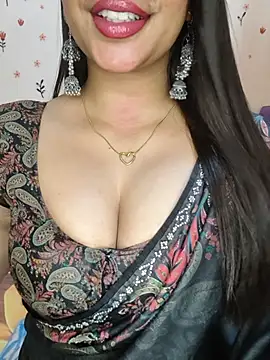 SO-CUTE-MERRY- - Full nude show