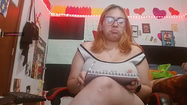 Saray_extrovert_ - play titis