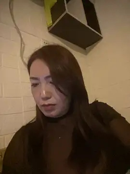 Biqbiq122 - 漏大奶子直播3分钟