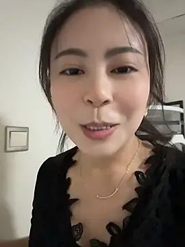 YaoYao8888 - 脱掉内裤直播3分钟