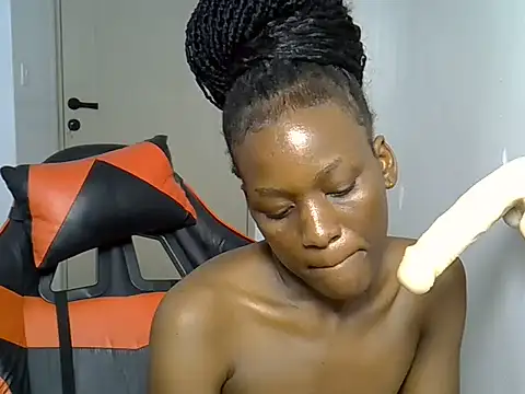 Spot_curvy - blowjob and striptease