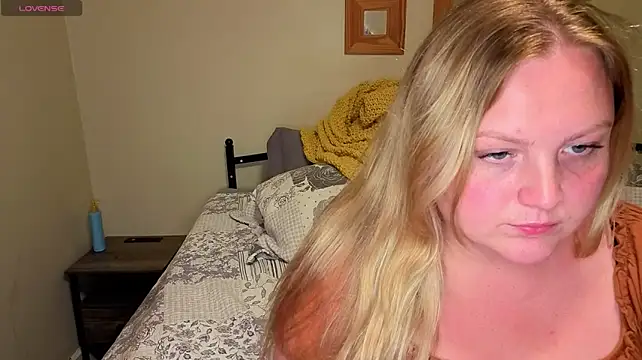 Phatassblonde - play with pussy in public