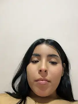 LovelyEyess - fingers in pussy