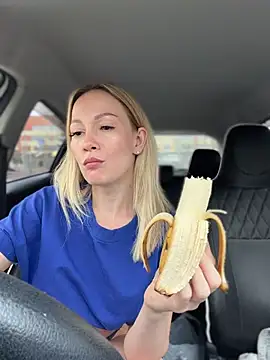 LavenderHot - 2 finger in pussy