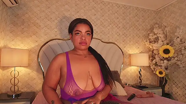 YazminJenner - baile desnudo
