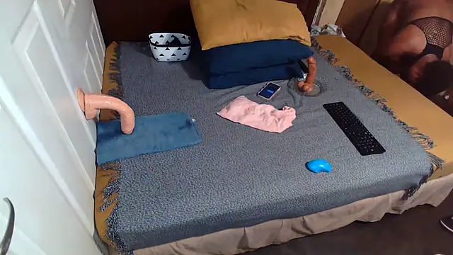 Smoochy- - oily ASs twERk