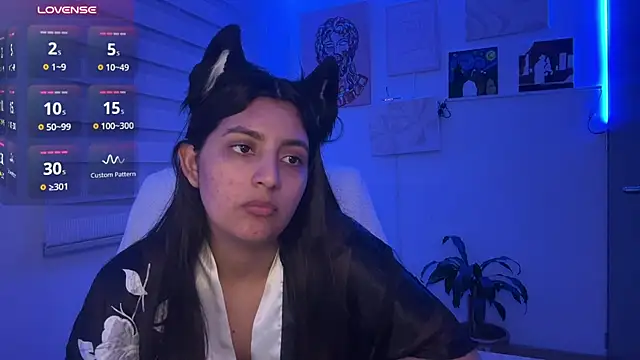 Cloe_small - show naked +dance