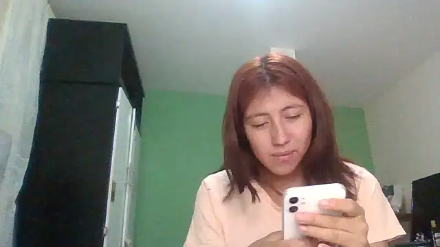 Sarah12333 - Pepino en la pussy