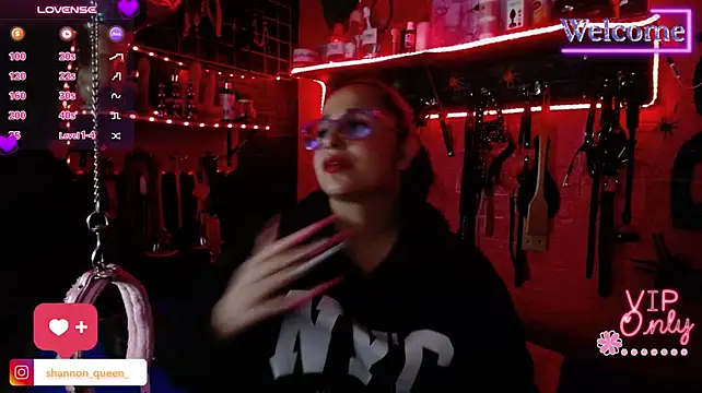 Dark_empire_BDSM - show tits