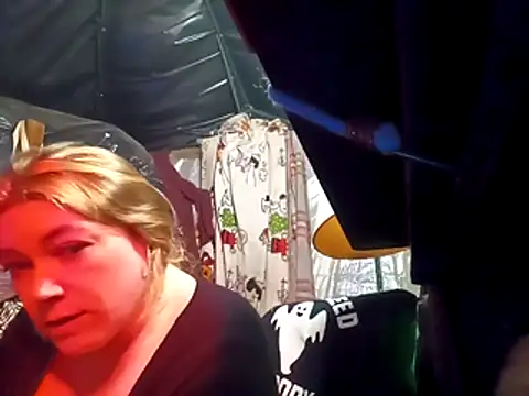 BettyandGold - Fuck my pillow