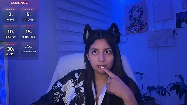 Cloe_small - show naked +dance