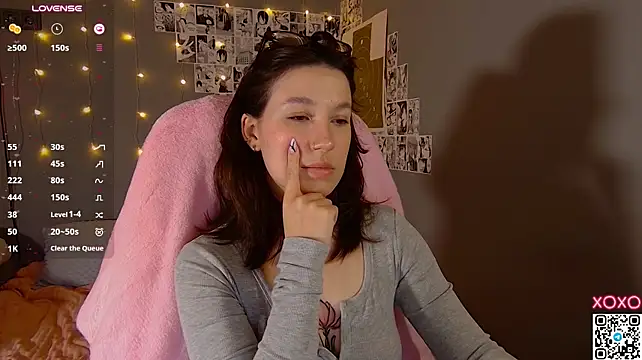 Cutie_Vicky - ride a pillow nice and slow