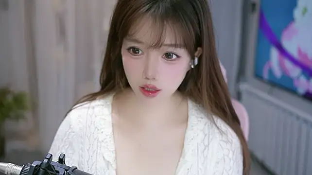 Cecily2 - 今天我的相机过生日 可以给它买蛋糕吗