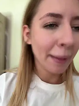 AriNova_ - SHOW YOUR TITS IN THE ROOM