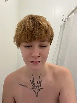 IceMur - anal sex 1 finger